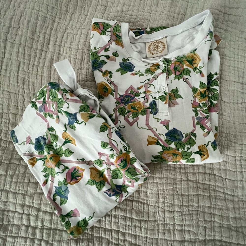 The Beaufort Bonnet Company Floral Print Pajama Set EUC 2057